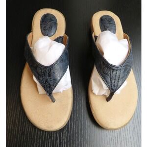 BOC Born Concept Size 8 Brown Embossed Thong Navy Comfort Sandals Flip Flops